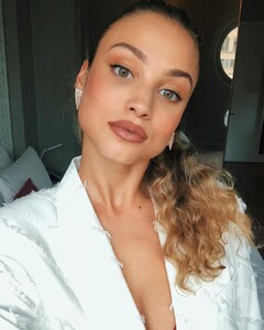 rose_bertram_70321717_361211381435346_381556811846440045_n.jpg