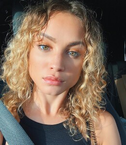 rose_bertram_70957821_181167823015688_2841605624656574903_n.jpg