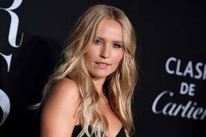 sailor-lee-brinkley-cook-2019-harper-s-bazaar-icons-party-in-ny-0.thumb.jpg.43bd874f4e84702a1fdd27ecfb05ec5d.jpg