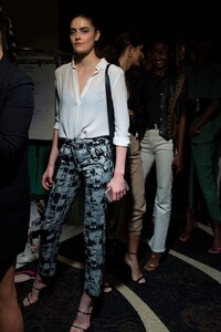 siriano-bks-g-rs20-0813.thumb.jpg.5f3d7f72c591d9ef8e402d1dfaa26cdf.jpg