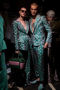 siriano-bks-g-rs20-1023.thumb.jpg.f838abf5e38ac4a72dbebc0bf08c4bf8.jpg