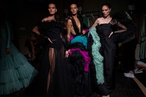 siriano-bks-g-rs20-1188.thumb.jpg.7a2ed9cfe676cc1f9431e38a31b7a533.jpg