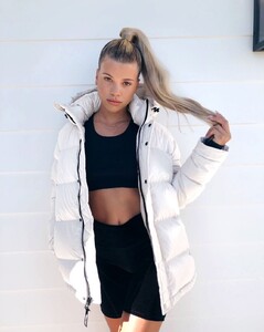 sofia-richie-social-media-09-02-2019-11.jpg