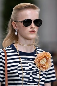 tory-burch-clp-rs20-3598.thumb.jpg.47a7c70aa84a089576fb3e9ac32e31b4.jpg