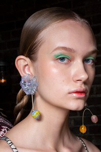 ulla-johnson-bks-g-rs20-0442.thumb.jpg.12f2f0f2fefed178139e173ed964029b.jpg