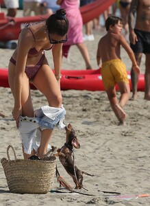 vittoria-ceretti-with-tony-effe-in-forte-dei-marmi-09-03-2019-4.jpg