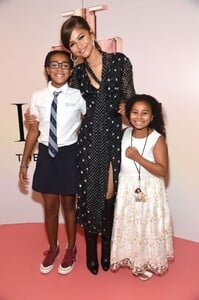 zendaya-coleman-macy-s-at-herald-square-in-new-york-city-09-04-2019-16.jpg