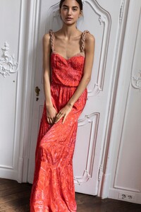 00007-JOHANNA-ORTIZ-SS20-Ready-To-Wear.thumb.jpg.f59095d3d9e262c9c462ffbcda4890e3.jpg