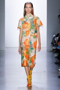 00009-Parsons-MFA-SS20-Ready-To-Wear-Credit-Monica-Feudi.thumb.jpg.36999cdcbaa2d755eecb861e7340a590.jpg