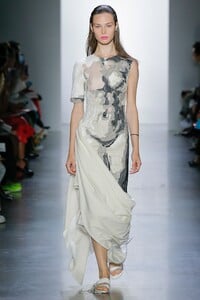 00031-Parsons-MFA-SS20-Ready-To-Wear-Credit-Monica-Feudi.thumb.jpg.b4314c6a773d0aeb381d130b15a6a373.jpg