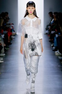 00075-Parsons-MFA-SS20-Ready-To-Wear-Credit-Monica-Feudi.thumb.jpg.72ad031298f55e4b89eefe0c64578d0f.jpg