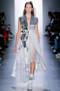 00078-Parsons-MFA-SS20-Ready-To-Wear-Credit-Monica-Feudi.thumb.jpg.7ffd15d0f4bdb0c68f6e27c3025d05ee.jpg