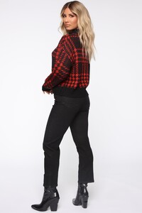 06-24-19_Studio_4_MA_8-15_AM_6_3YT1793_BlackRed_2935_JK.jpg