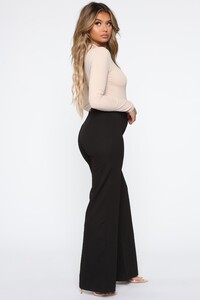 09-25-19_Studio_3_JP_RE_14-38-41_39__SP3563_Black_0775_KL.jpg