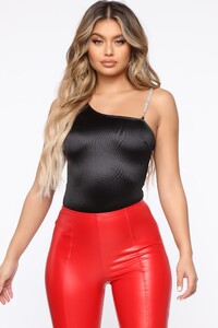 09-30-19_Studio_2_OD_RE_14-14-18_48__T21175MAA_Black_33311_JK.jpg