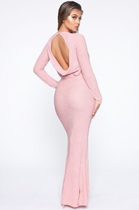 10-03-19_Studio_3_RG_RE_11-27-30_11_PD7521E_Pink_P_0625_JK.jpg