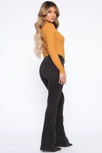 10-07-19_Studio_3_JP_RE_15-20-52_39__W9039_Mustard_1310_JK.jpg