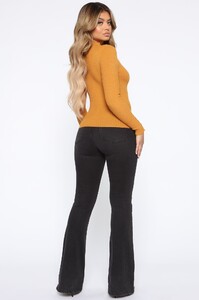 10-07-19_Studio_3_JP_RE_15-21-00_39__W9039_Mustard_1313_JK.jpg