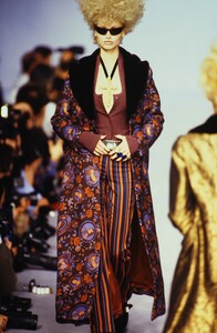 1016883050_romeo-gigli-fw-1995(6).thumb.jpg.706141ce81460ce150e5fffd04e8099f.jpg