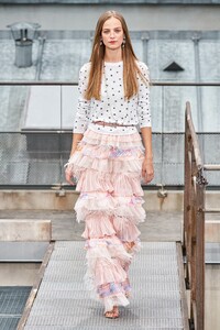 Ine Neefs Chanel Spring 2020 RTW PFW 1.jpg