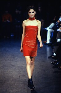 1070632588_costume-national-ss-1997(1).thumb.jpg.3e7bae259cc7b4b7d2c03dd3c59dc3b7.jpg