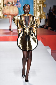 Adut+Akech+Moschino+Runway+Milan+Fashion+Week+w775FGQwFq2x.jpg