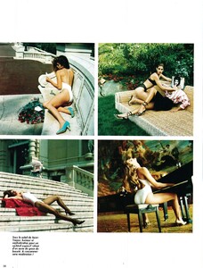 1087488909_Photon298-1992-12(12)CindyCrawford_HelmutNewton.thumb.jpg.94af8d55cb4ce1c511be54755ac66b12.jpg