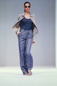 1098595725_max-mara-ss-1998-gisele(7).thumb.jpg.b870d611c674e31d6efee84e906c977f.jpg