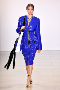 1102709525_VictoriaHayesSpringSummer2020RunwayAD9DCu_r7Dnx.thumb.jpg.d9e779709af988e00f17e5fd28af6e68.jpg