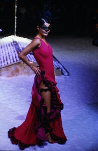 1112614606_galliano-fw-1995(6).thumb.jpg.7c369246f795bbbe62ec31ac56310808.jpg