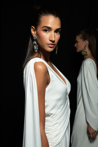 1122123983_TadashiShojiSpring2020BackstageCy2-n0nHH5Gx.thumb.jpg.d95cded097f0568f469cd064eb787fb3.jpg
