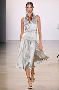 1132413059_VictoriaHayesSpringSummer2020RunwayFFoxwnSLaHnx.thumb.jpg.885314ecd9c4a3215f8c5222a49bfee8.jpg