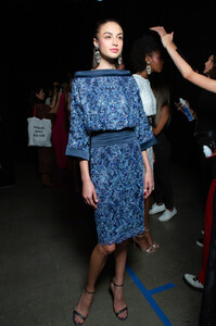 1167359361_TadashiShojiSpring2020Backstaged1AMPyHYA4tx.thumb.jpg.280132ffecb63dcbfded40466157667a.jpg
