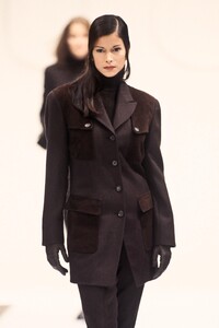 1184054988_Gucci1993WomenRTW83.thumb.jpg.c18a9b9fa5e8aaa37c43b716f4b8b757.jpg