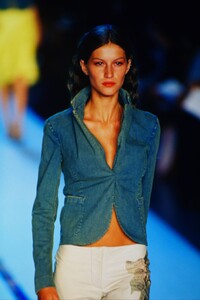 1184716334_dkny-ss-2000(4).thumb.jpg.8985db90533698f2a84f526e9f434d39.jpg