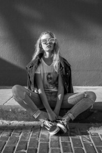 11_0_5016_1charlize_007.jpg
