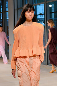 1203851074_TibiRunwaySeptember2019NewYorkFashionqcwMjBBHS6-x.thumb.jpg.4642ca04518e4859ddfa49545418d385.jpg
