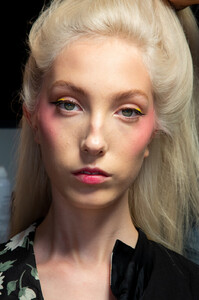 1217585659_TadashiShojiSpring2020BackstageP0-OILiGXevx.thumb.jpg.63bb7658df377f2837d7831a0bdc8d74.jpg