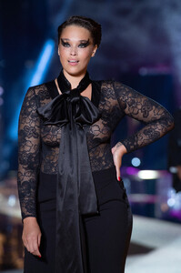 122518087_hqcelebcorner-599.thumb.jpg.a5da54a85f1549d1a229d7dd2915c6c6.jpg