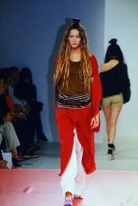 1241393592_jean-paul-gaultier-ss-1999(2).thumb.jpg.fb142dcbe5deff13403f70fd7cc8f140.jpg