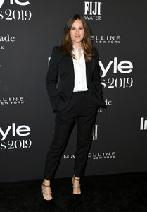 Jennifer+Garner+2019+InStyle+Awards+Arrivals+JKDlMjMvigKx.jpg