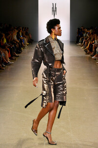 1288909218_VictoriaHayesSpringSummer2020RunwayBOsjrTeqjN_x.thumb.jpg.4ab307428a5493b3236cc3f7b26cb53a.jpg