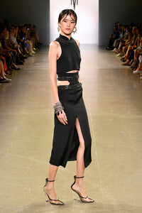 130563825_VictoriaHayesSpringSummer2020Runwayd1Wh3jU1e30x.thumb.jpg.f1b31f03d7acdcfa548cada35afe476e.jpg