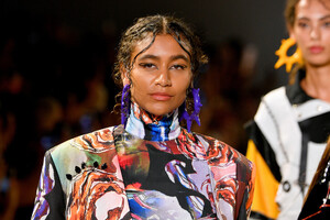 1312138844_VictoriaHayesSpringSummer2020Runwayuk-7IPHN9CAx.thumb.jpg.a882cc052ef79d510180f95ea1c39644.jpg