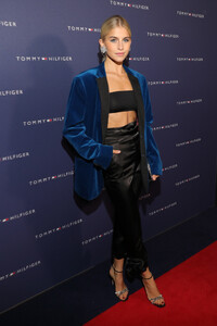 Caro+Daur+Tommy+Hilfiger+VIP+Dinner+15th+Zurich+LDFAZ1LZVmNx.jpg