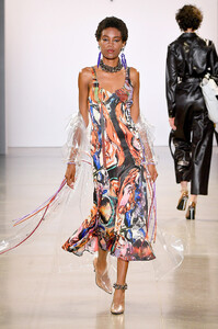 1348741242_VictoriaHayesSpringSummer2020Runway2azoPoyUf43x.thumb.jpg.0fb0473c42c69f411f6aa7749824b7c6.jpg