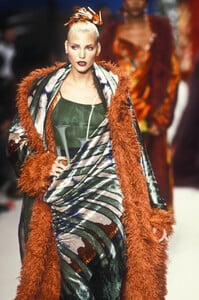 1363092870_Chloe1994WomenRTW34.thumb.jpg.7e01d7ca3b8683843220d93ac4c14e8d.jpg