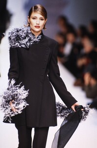 1390654566_herve-leger-fw-1996(4).thumb.jpg.2d539328bea5ff69ac35ed37b200f885.jpg