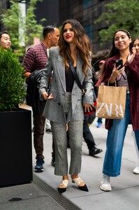        sel281019BZNimage20.jpg