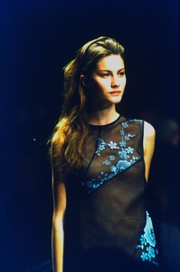 14613770_philosophy-di-alberta-ferretti-ss-1998(5).thumb.jpg.608d1ffce895b6577d6eb7b5faf02b70.jpg